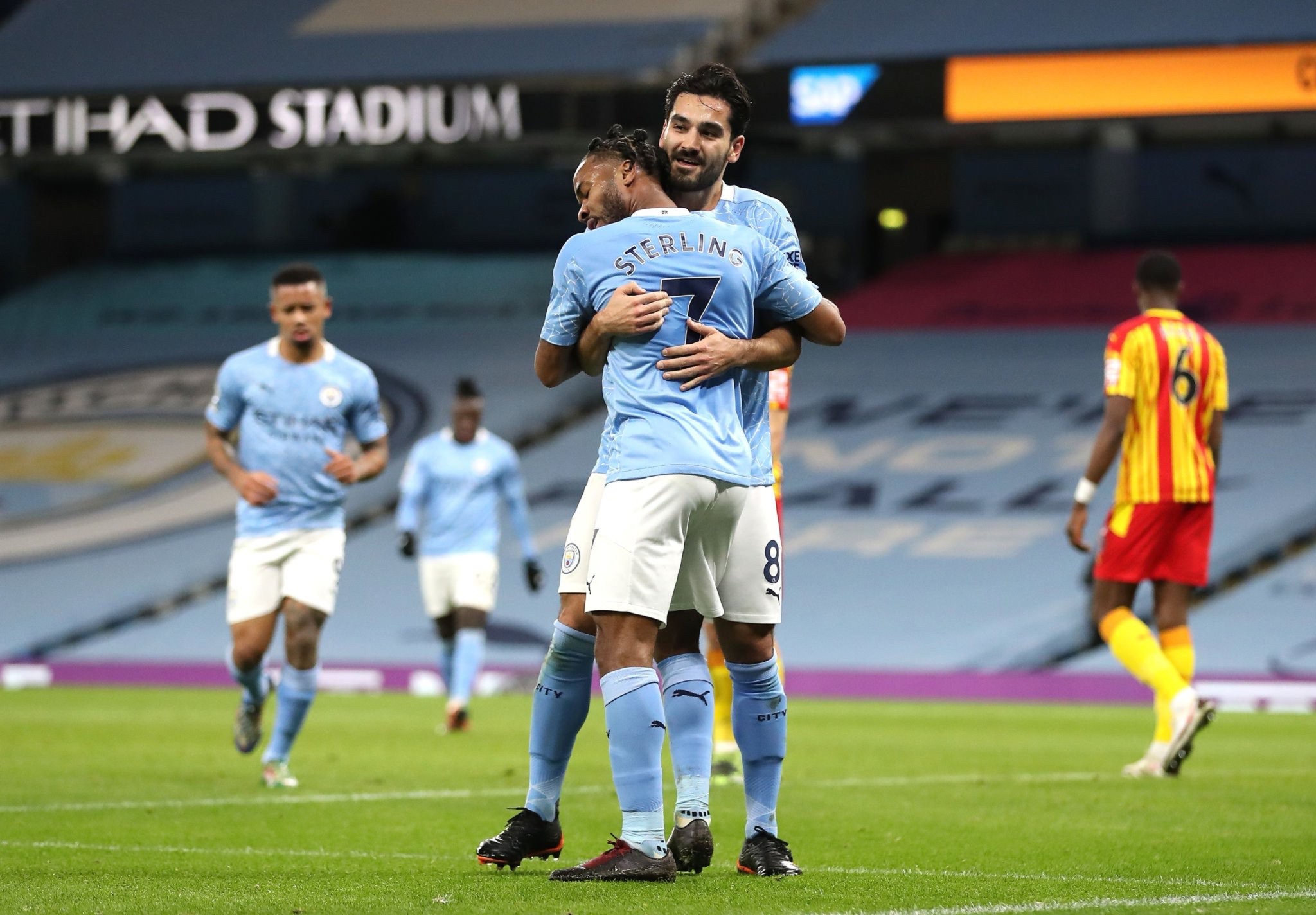 也折射出台 也折射出台